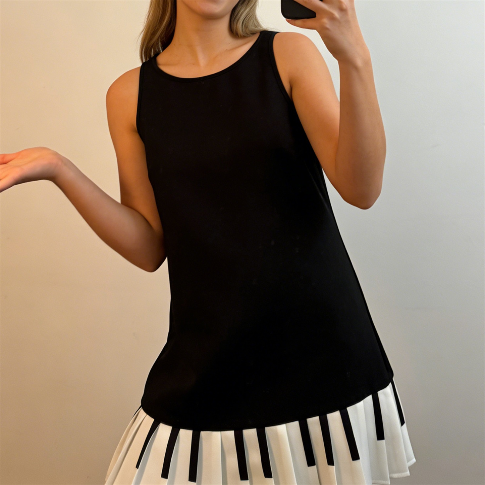Womens Y2K Piano Key Pleated M - огляд і ціна Y2K Backless Halter Mini Dress